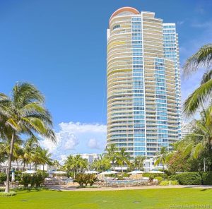 Continuum North Tower exterior view