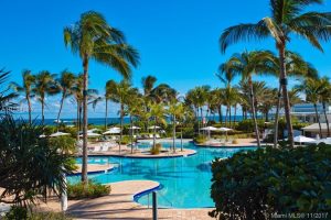Luxury pool deck at Continuum North Tower