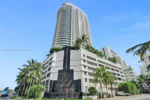 Fontainebleau II Trésor Miami Beach luxury condo-hotel tower
