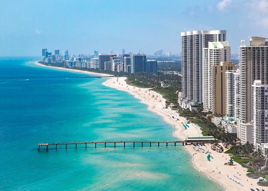TOP-10 best places to live in Miami.